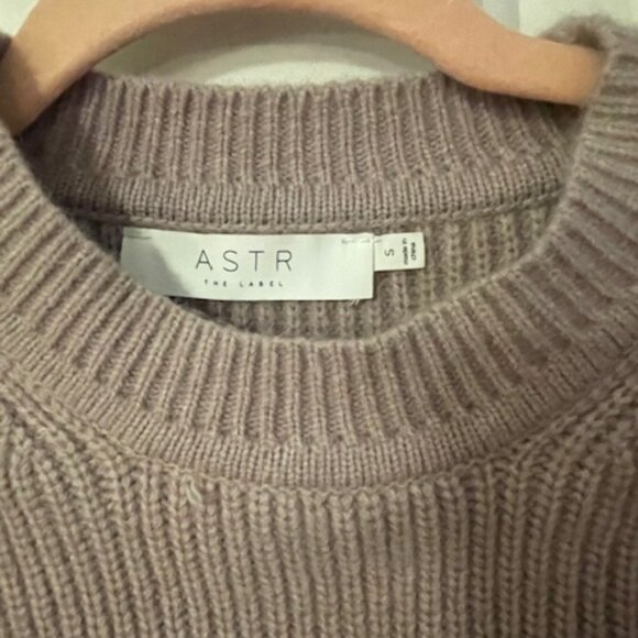 NWT - Lavender Romina Statement Sleeve Knit Sweater - Picture 3 of 6